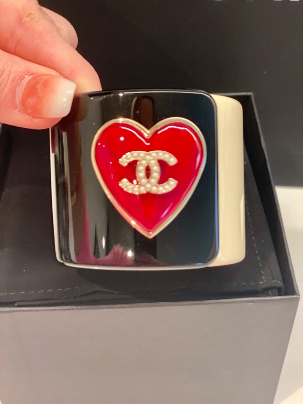 CHANEL Black and White Resin Cuff with Red Heart CC Accent - Picture 11 of 11
